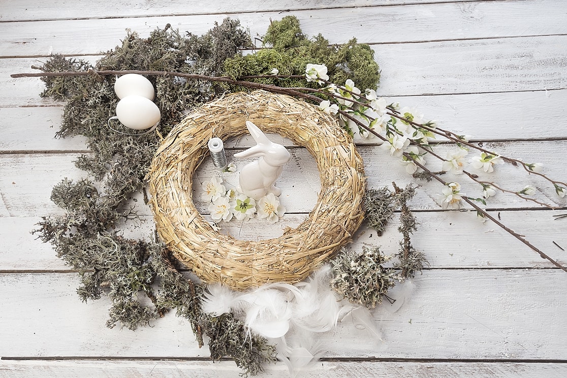 osterkranz-als-dekorativer-tischschmuck 3k-min