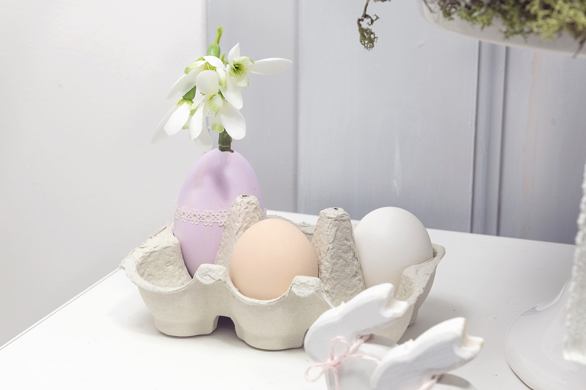 osterkranz-als-dekorativer-tischschmuck 6k-min