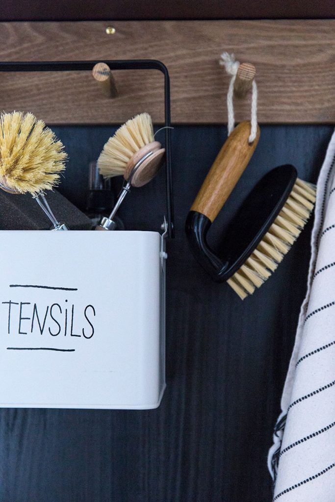 putzuntensilien-schön-verstaut