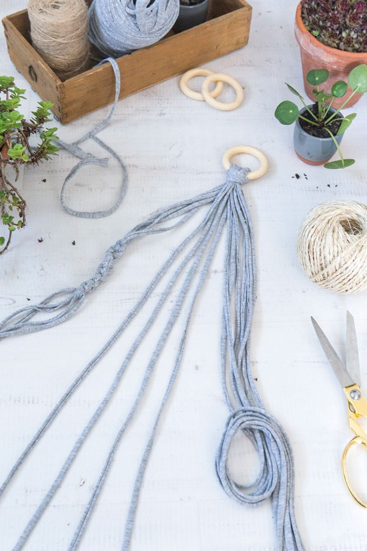 Makramee Blumenampel