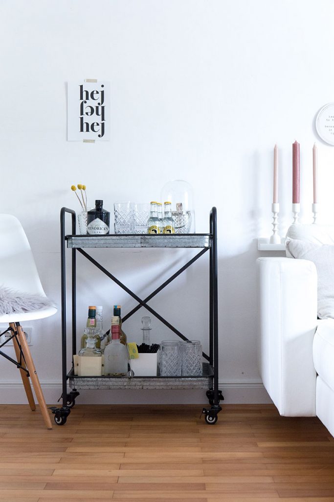 trend-barwagen-im-wohnzimmer