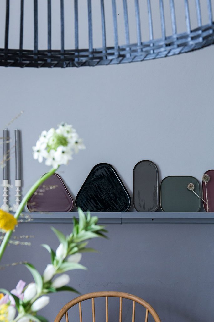 dekotabletts-als-dekoration-im-esszimmer