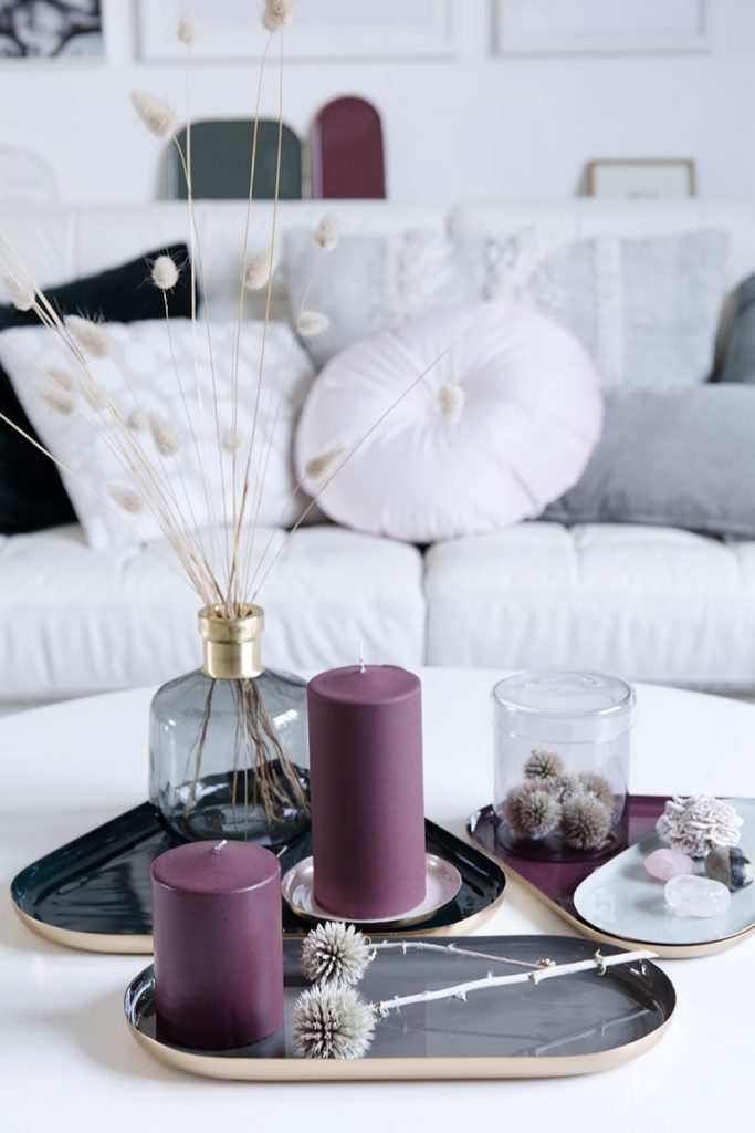 moderne-herbstdeko-in-beerenfarben