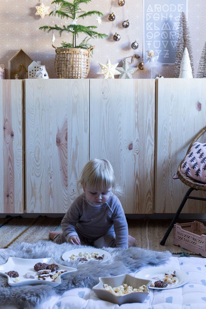 weihnachtliches-picknick-im-kinderzimmer