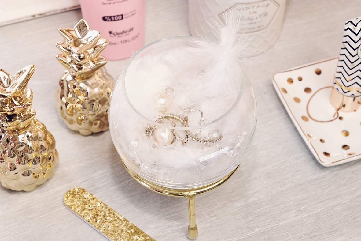 Kugelvase für Schmuck.