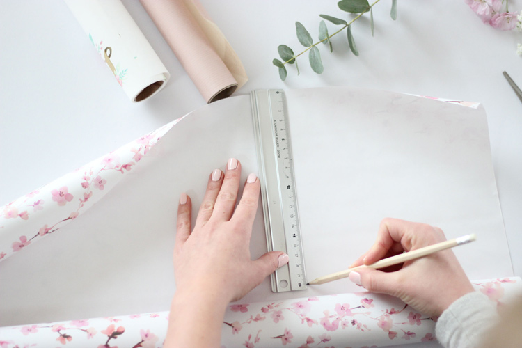 Blumentasche Papier zuschneiden