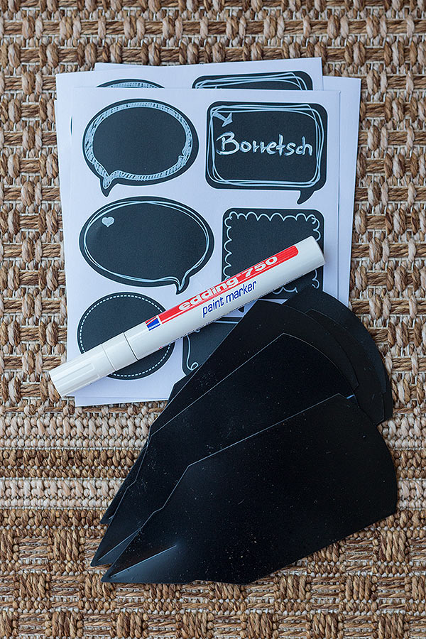 Tafelsticker von DEPOT mit paint marker beschriften