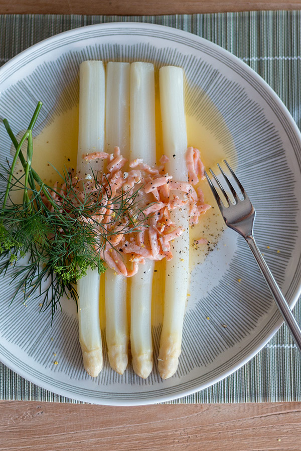 Rezepte für Spargelsaucen: Buttersauce mit Räucherlachs