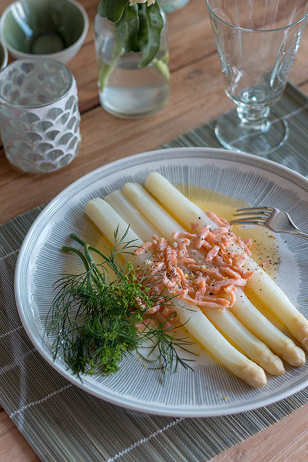 Rezepte für Spargelsaucen: Buttersauce mit Räucherlachs
