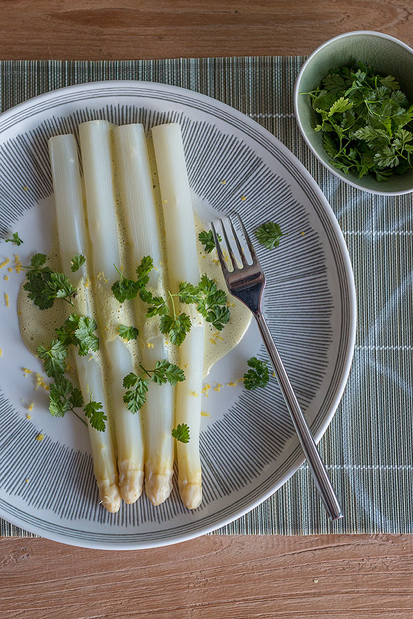 Rezepte für Spargelsaucen: Schnelle Hollandaise mit Kerbel