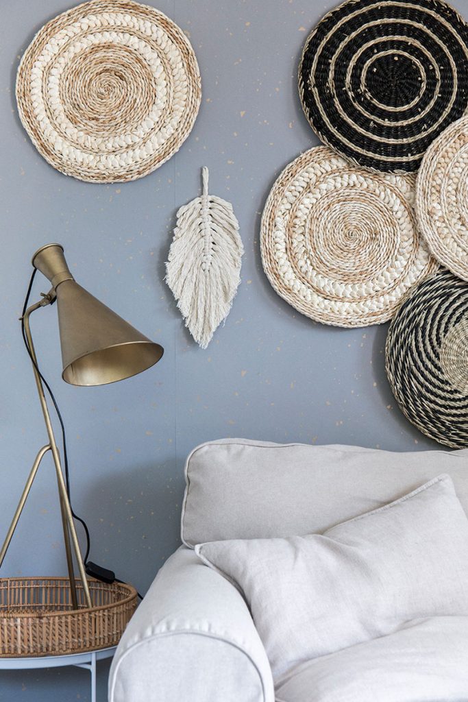 ethno-look-mit-bast-wanddekoration