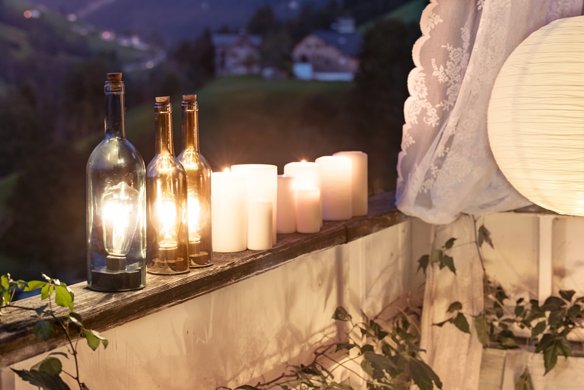 Originelle Lichtobjekte als Eyecatcher für Balkon oder Terrasse.