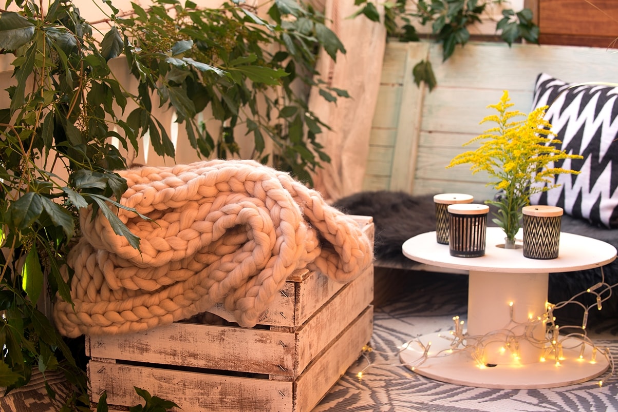 Balkondeko: Textilien sorgen für Gemütlichkeit