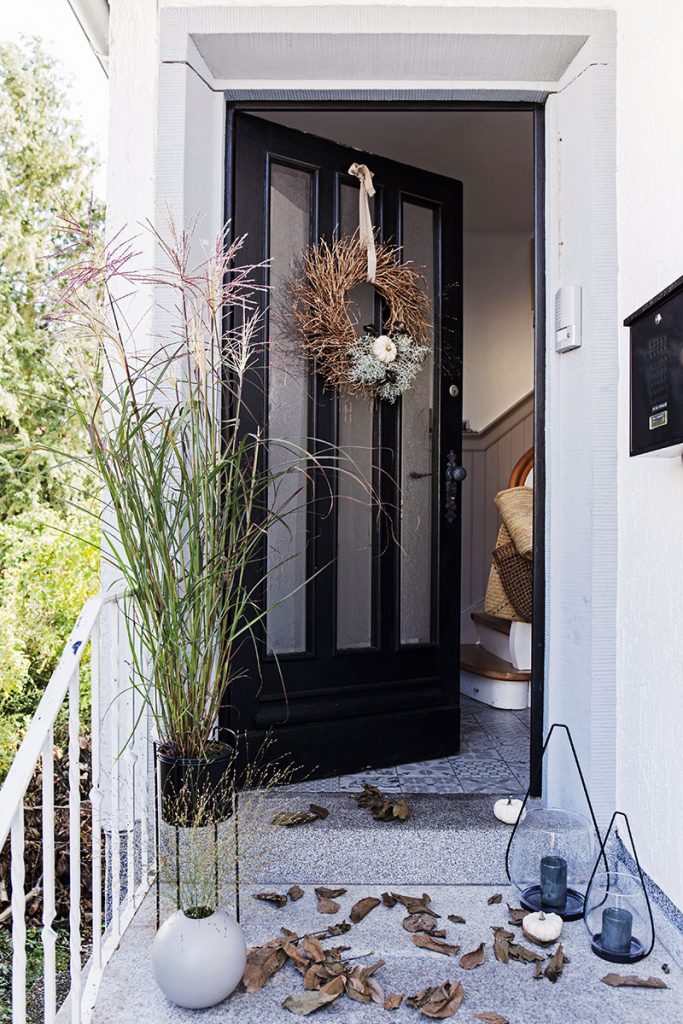 Hauseingang herbbstlich schmücken