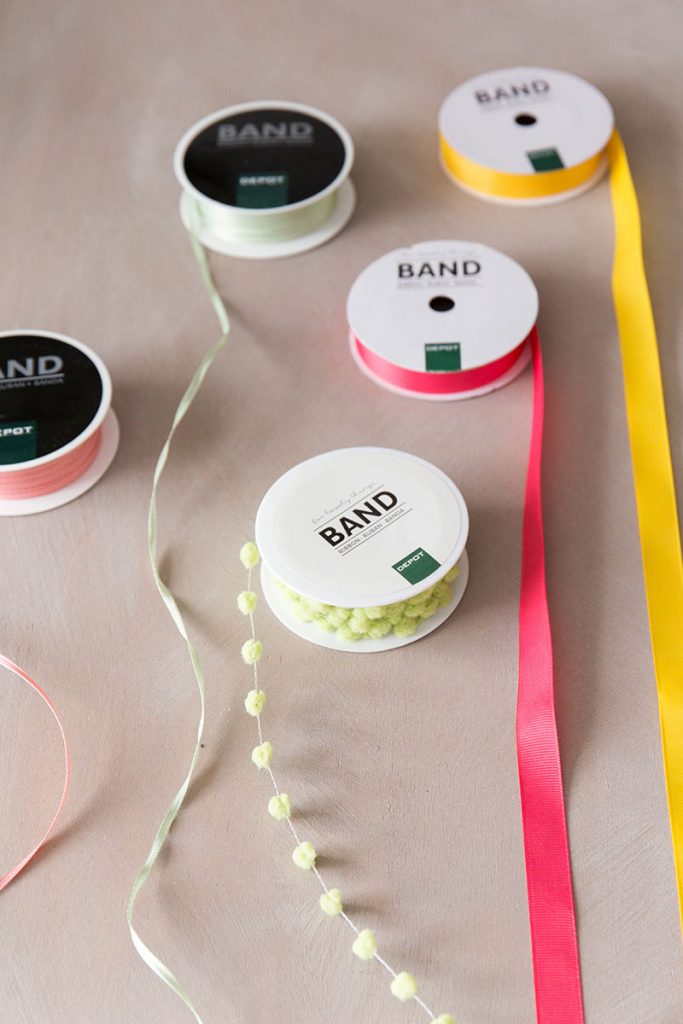 bunte-baender-fuer-diy-regenbogenlaterne