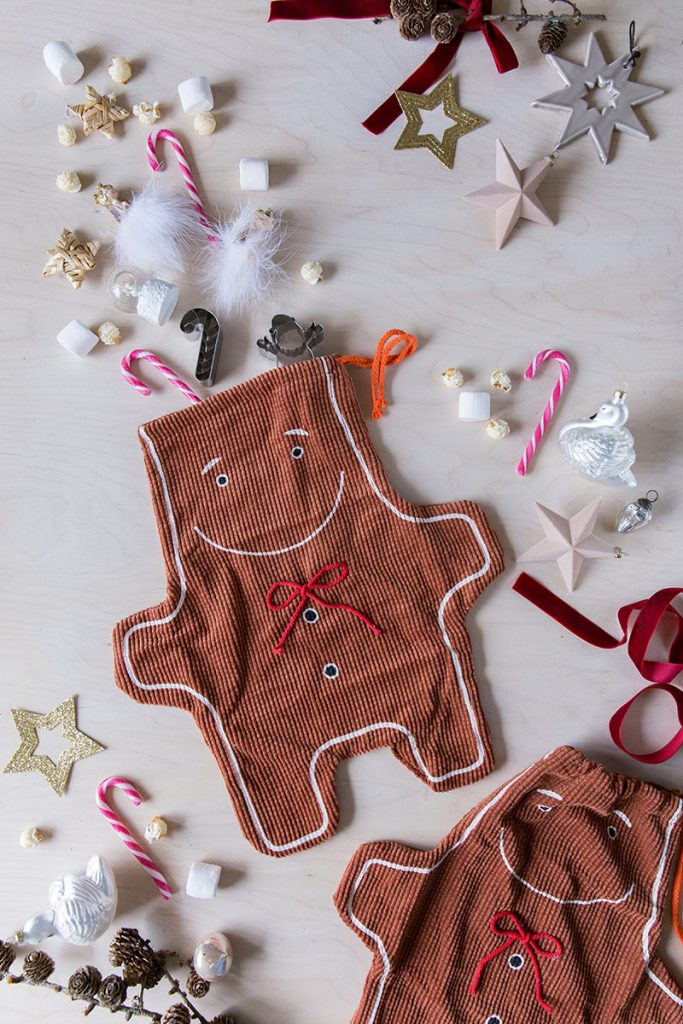 suesse-lebkuchenmaenner-als-nikolausstiefel