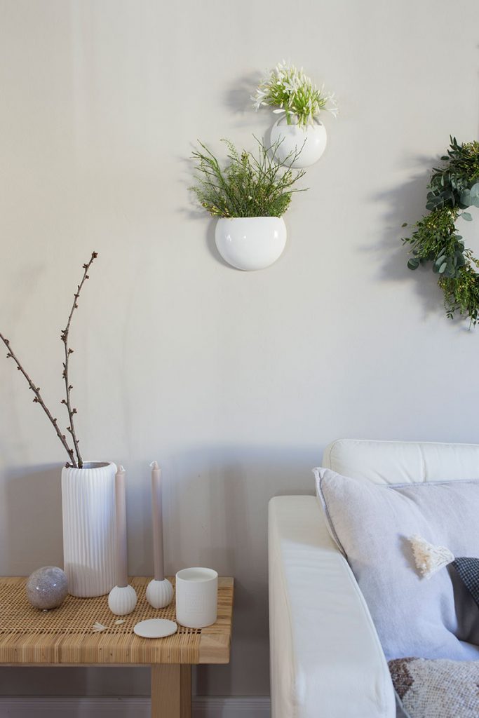 wandvasen-mit-fruehlingsgruen