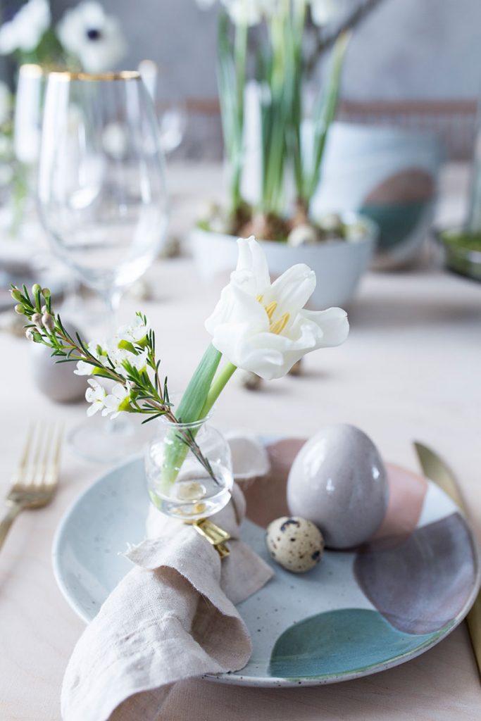 gedeckter-ostertisch-details