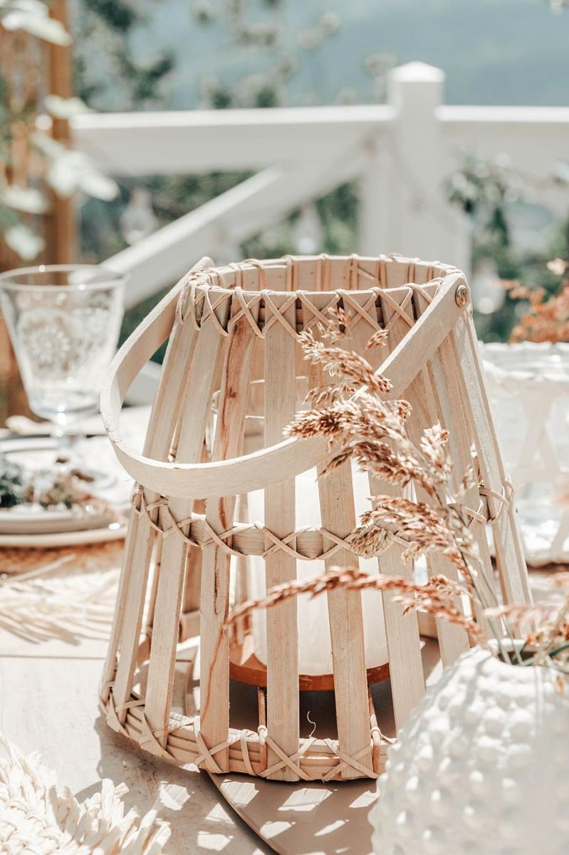 Windlichter als Dekoaccessoires sorgen für gemütliche Stimmung