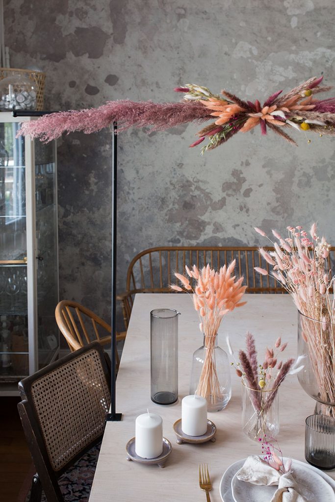 tischdekoration-mit-trockenblumen