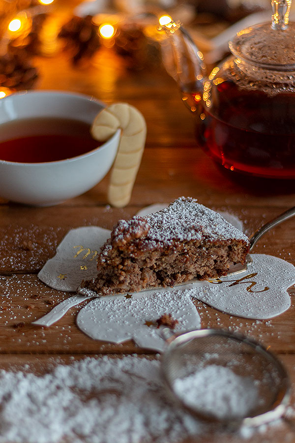Nusskuchen aus der Weihnachtsbäckerei