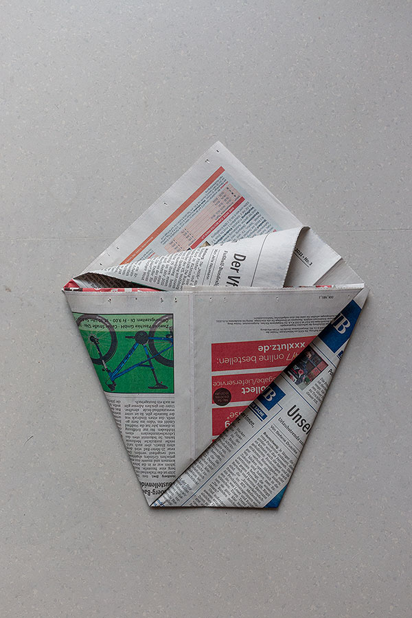 7. Schritt Mülltüten aus Zeitungspapier falten