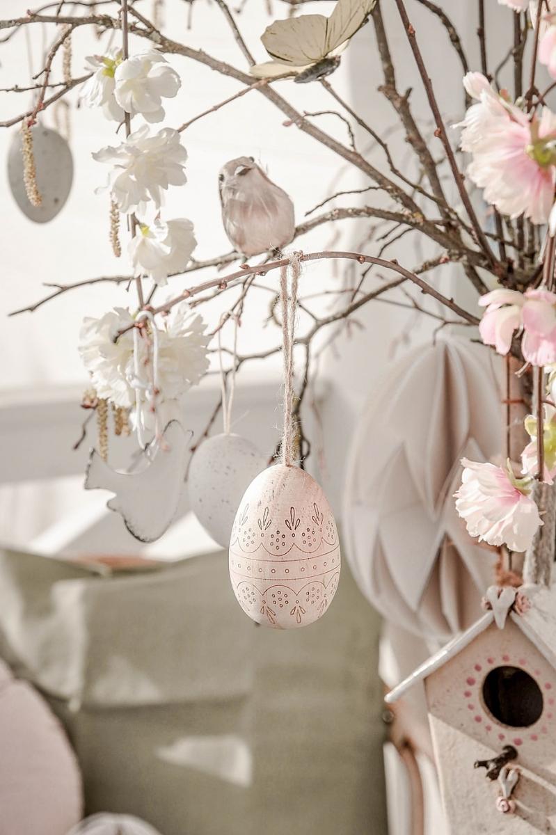 Osterdeko mit Ostereiern