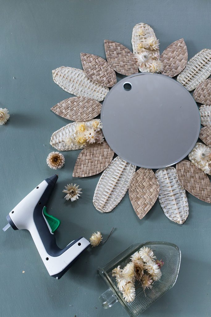 step-4-diy-rattanspiegel